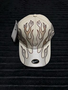 OG Nike Men’s Cream Flame Embroidered Baseball Cap